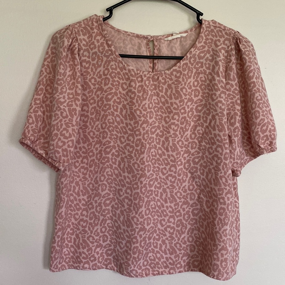 Adorable Pink Leopard Print Top